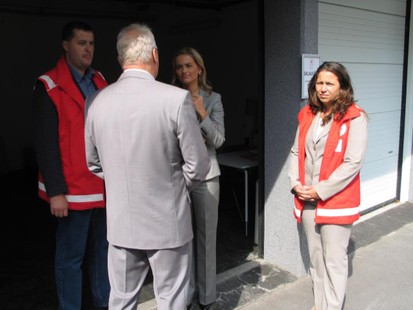 razgovor pred skladiščem